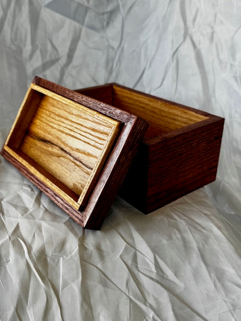 Oak Storage Box with Lid, Handmade Wooden Keepsake Box, Rustic Gift Box for Jewelry & Trinkets, Decorative Organizer for Home or Office